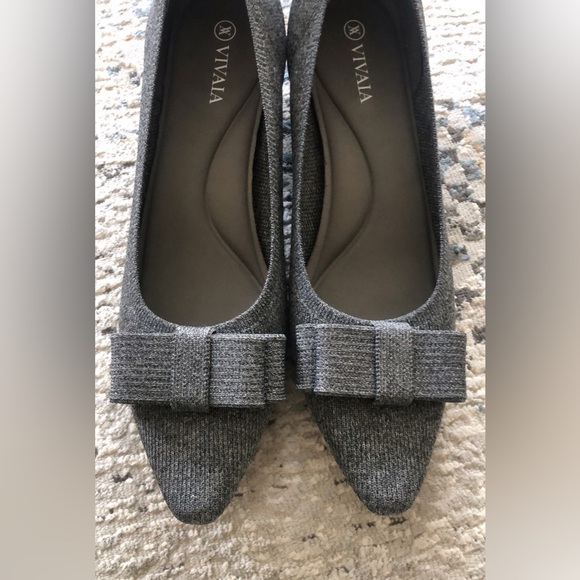 Vivaia Titli Sustainable Pointed Toe Low Heel Retro Bow Accent Size 38.5 - Picture 5 of 11